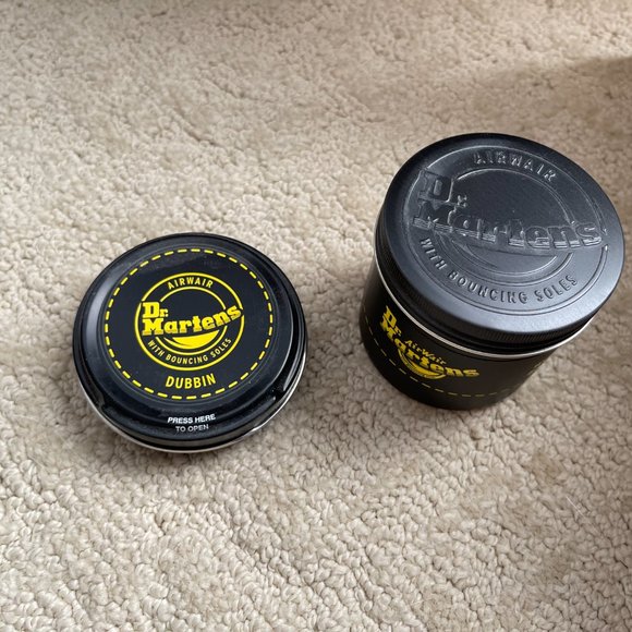 Doc Martens 1490, smooth black. Barely worn. Box, receipt, and leather care - Picture 3 of 6